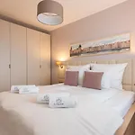 Flatbook - Seaside Albatross Tower * Gdańsk